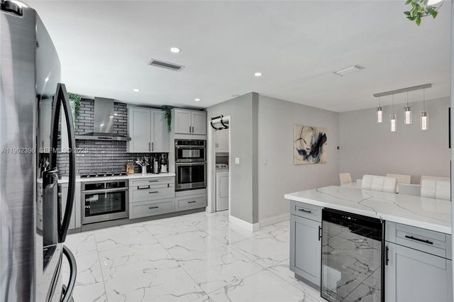 9774 NW 19th Pl, Sunrise, FL 33322