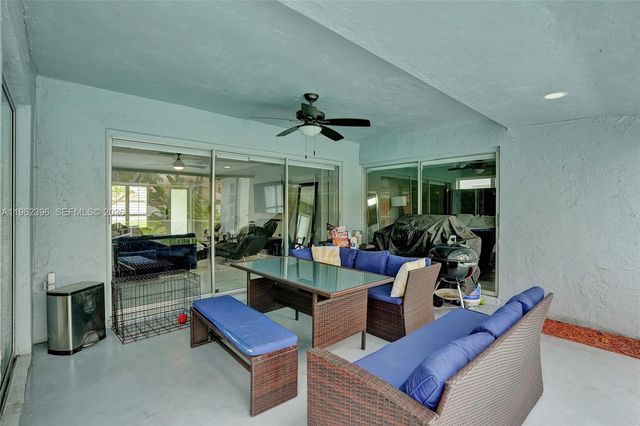 9774 NW 19th Pl, Sunrise, FL 33322