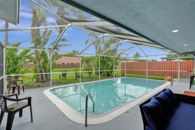 9774 NW 19th Pl, Sunrise, FL 33322