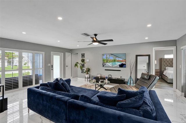 9774 NW 19th Pl, Sunrise, FL 33322