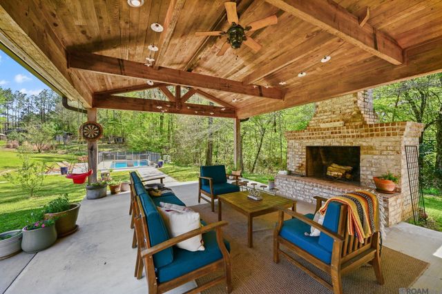 7596 Tunica Trace, St Francisville, LA 70775