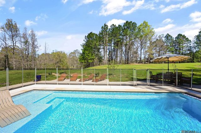 7596 Tunica Trace, St Francisville, LA 70775