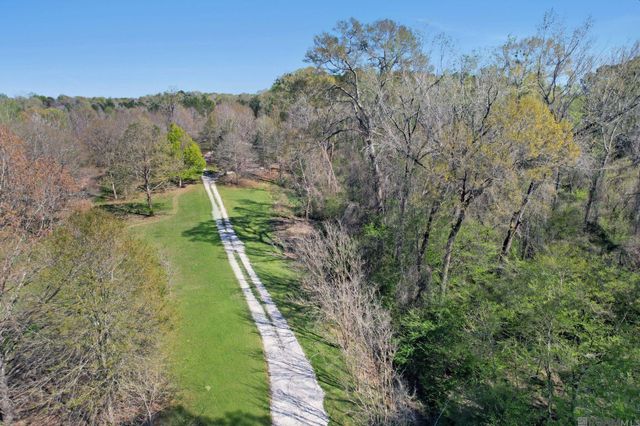 7596 Tunica Trace, St Francisville, LA 70775