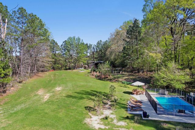 7596 Tunica Trace, St Francisville, LA 70775