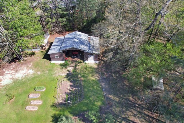 7596 Tunica Trace, St Francisville, LA 70775