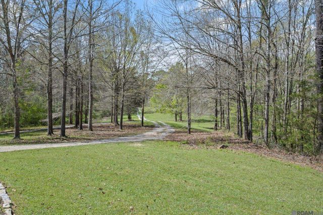 7596 Tunica Trace, St Francisville, LA 70775