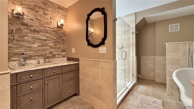829 Auburn Avenue, Buffalo, NY 14222