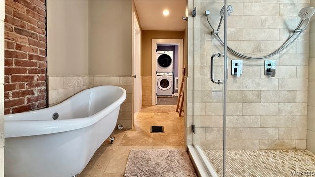 829 Auburn Avenue, Buffalo, NY 14222