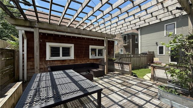829 Auburn Avenue, Buffalo, NY 14222