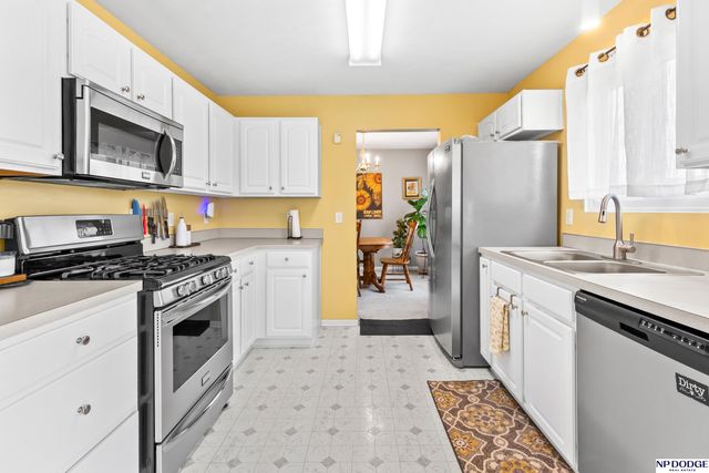 2705 Arrowhead Lane, Bellevue, NE 68123