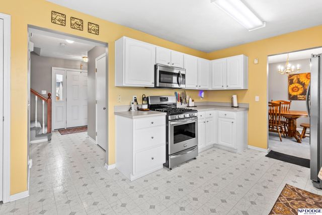 2705 Arrowhead Lane, Bellevue, NE 68123