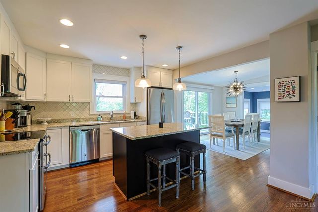 211 Hilltop Lane, Wyoming, OH 45215