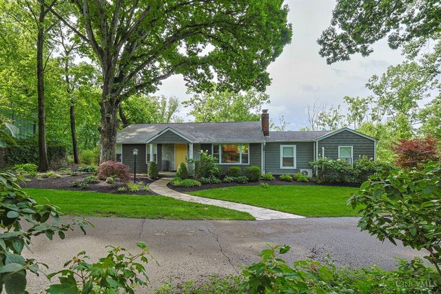 211 Hilltop Lane, Wyoming, OH 45215