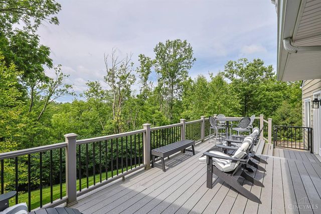 211 Hilltop Lane, Wyoming, OH 45215