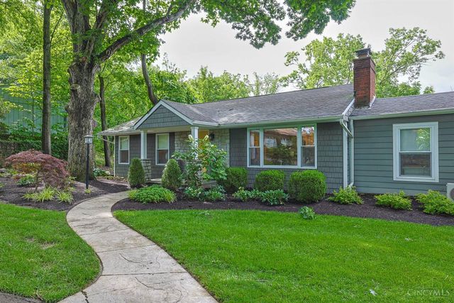 211 Hilltop Lane, Wyoming, OH 45215