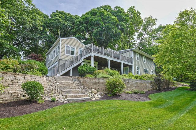 211 Hilltop Lane, Wyoming, OH 45215