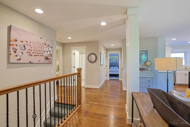 211 Hilltop Lane, Wyoming, OH 45215