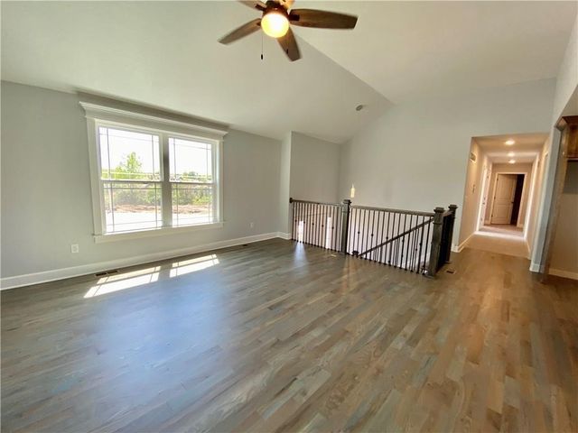 519 Skyview Lane, Liberty, MO 64068