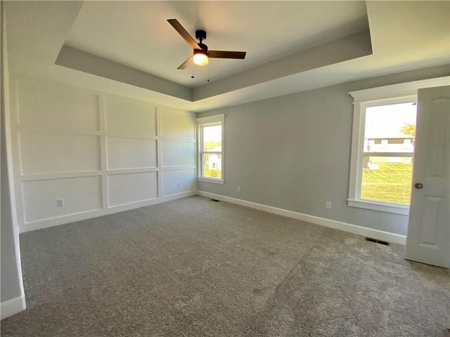 519 Skyview Lane, Liberty, MO 64068