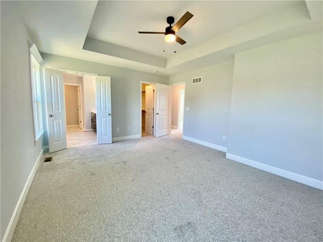 519 Skyview Lane, Liberty, MO 64068