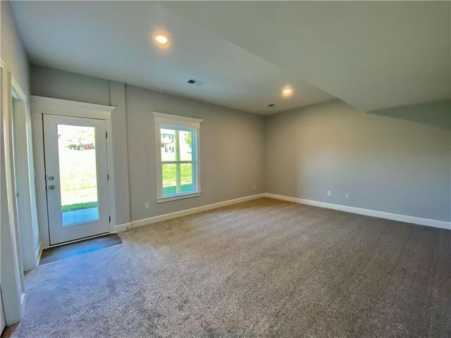519 Skyview Lane, Liberty, MO 64068