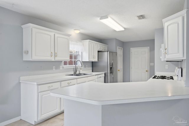 2196 Topaz Ct, Ft Walton Beach, FL 32547