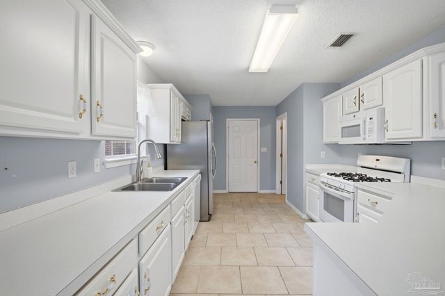 2196 Topaz Ct, Ft Walton Beach, FL 32547