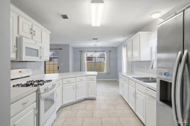 2196 Topaz Ct, Ft Walton Beach, FL 32547
