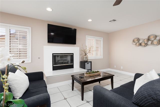 2635 Regency Cove Court, Las Vegas, NV 89121