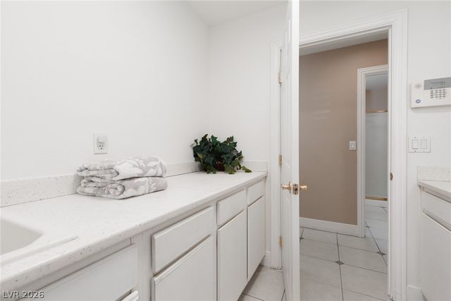 2635 Regency Cove Court, Las Vegas, NV 89121