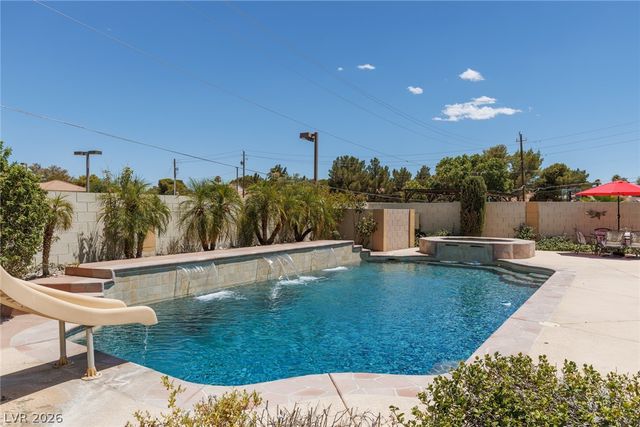 2635 Regency Cove Court, Las Vegas, NV 89121