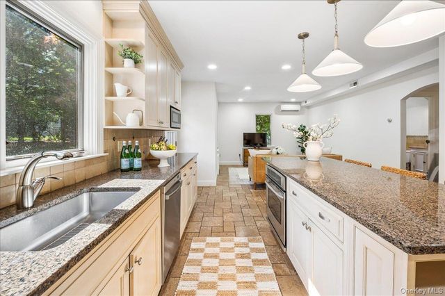 62 Broadfield Road, New Rochelle, NY 10804