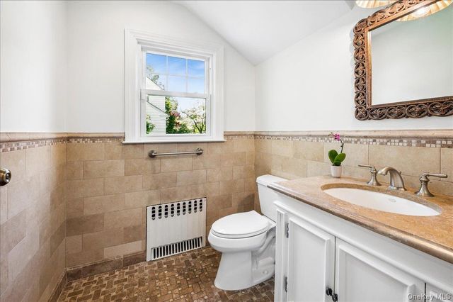 62 Broadfield Road, New Rochelle, NY 10804