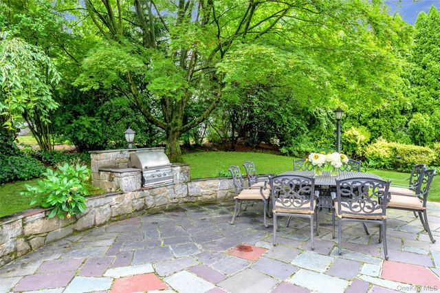 62 Broadfield Road, New Rochelle, NY 10804