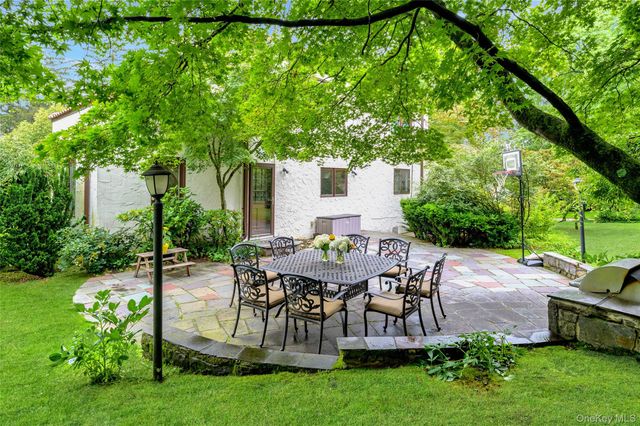 62 Broadfield Road, New Rochelle, NY 10804