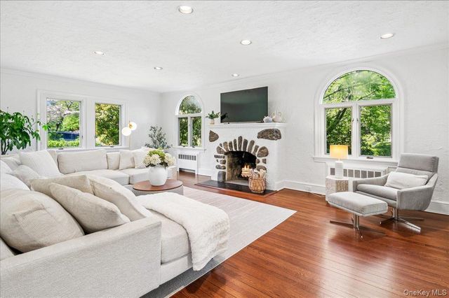 62 Broadfield Road, New Rochelle, NY 10804