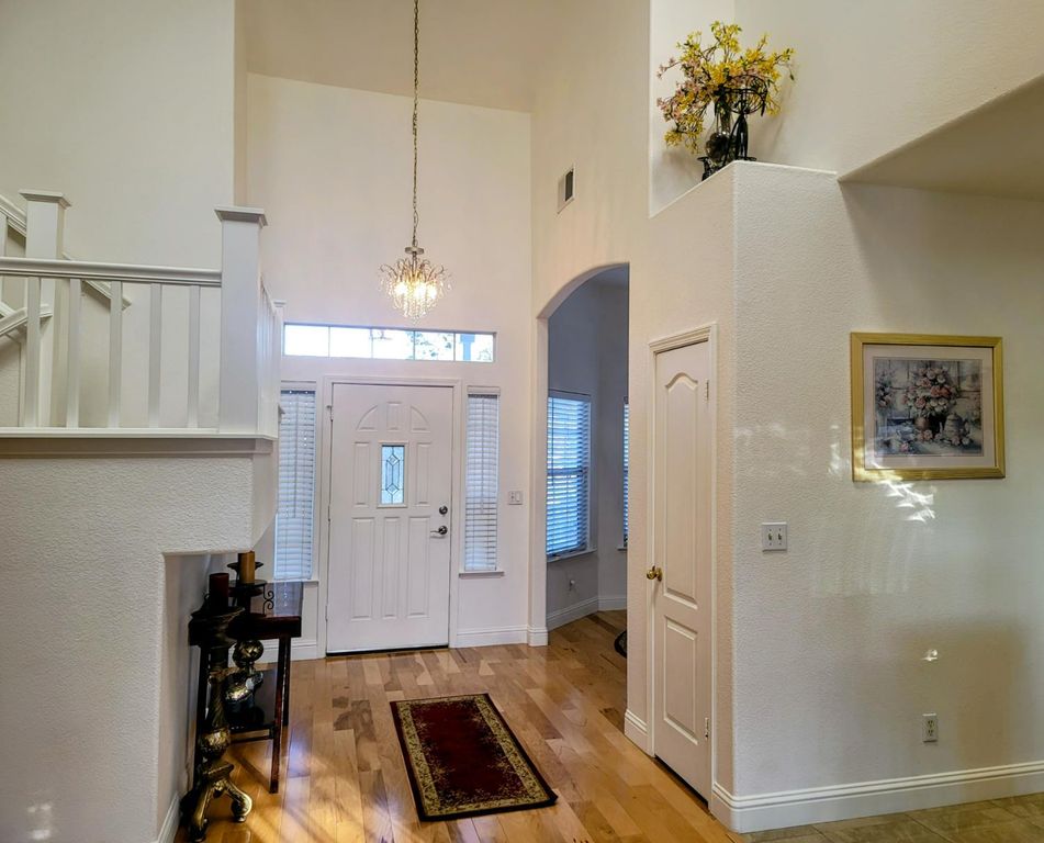 Image 10 of property listing at 7835 Matus, Fresno, CA 93720