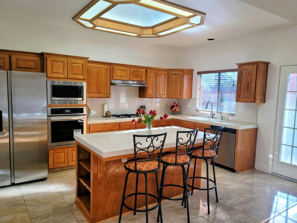 Image 12 of property listing at 7835 Matus, Fresno, CA 93720