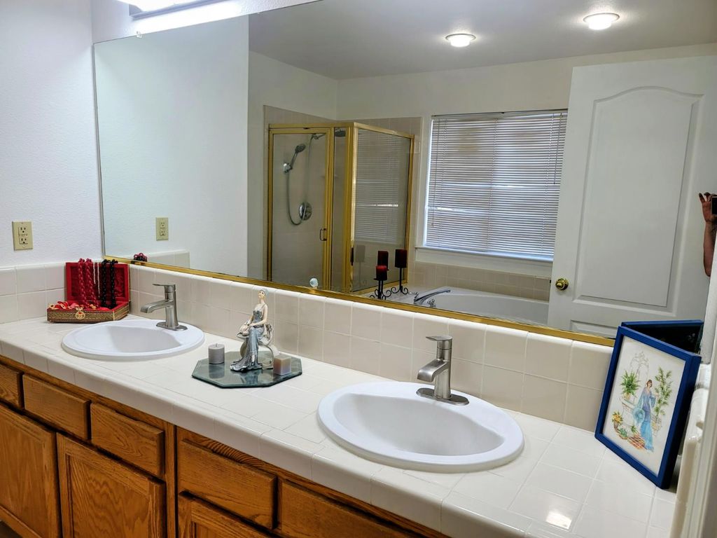 Image 29 of property listing at 7835 Matus, Fresno, CA 93720