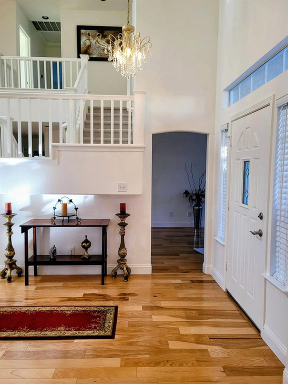 Image 8 of property listing at 7835 Matus, Fresno, CA 93720