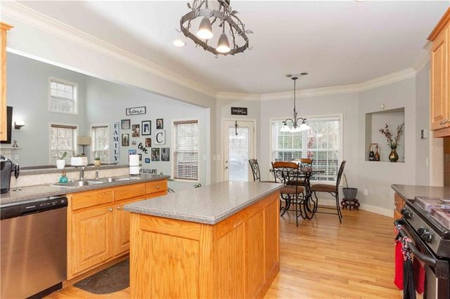 4218 Pine Hill Drive, Loganville, GA 30052