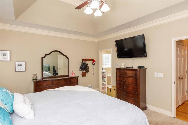 4218 Pine Hill Drive, Loganville, GA 30052