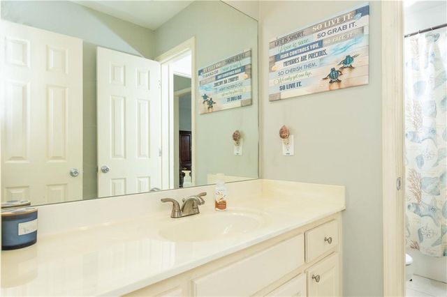 4218 Pine Hill Drive, Loganville, GA 30052