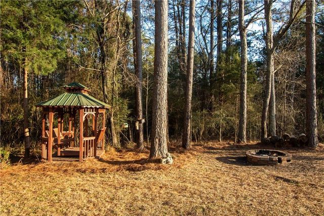 4218 Pine Hill Drive, Loganville, GA 30052