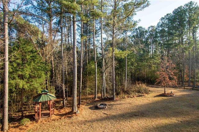 4218 Pine Hill Drive, Loganville, GA 30052