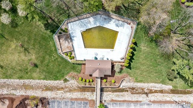 9073 W Swan Circle, St Louis, MO 63144
