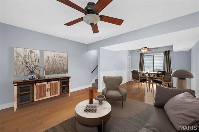 9073 W Swan Circle, St Louis, MO 63144
