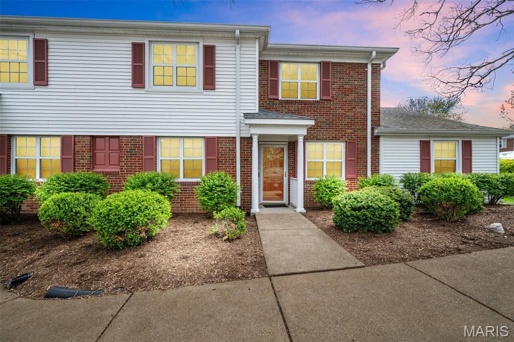 9073 W Swan Circle, St Louis, MO 63144