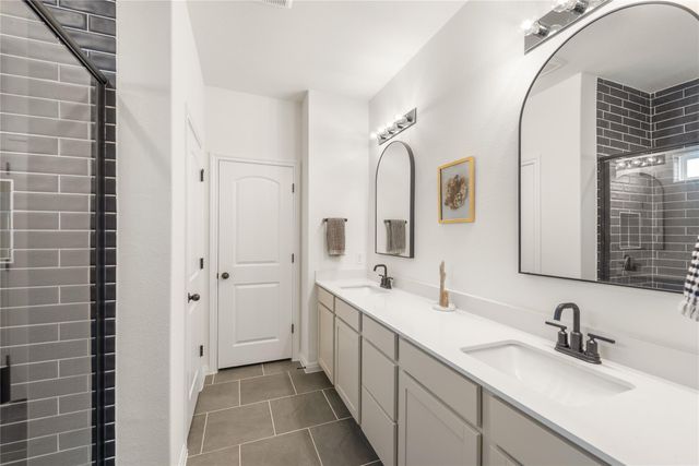 155 Kings Canyon DR, Dripping Springs, TX 78620