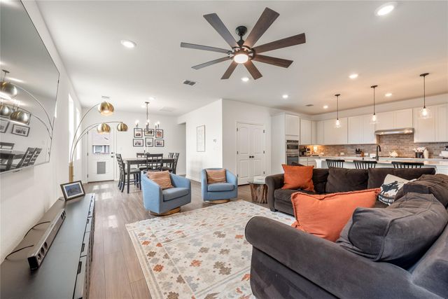 155 Kings Canyon DR, Dripping Springs, TX 78620